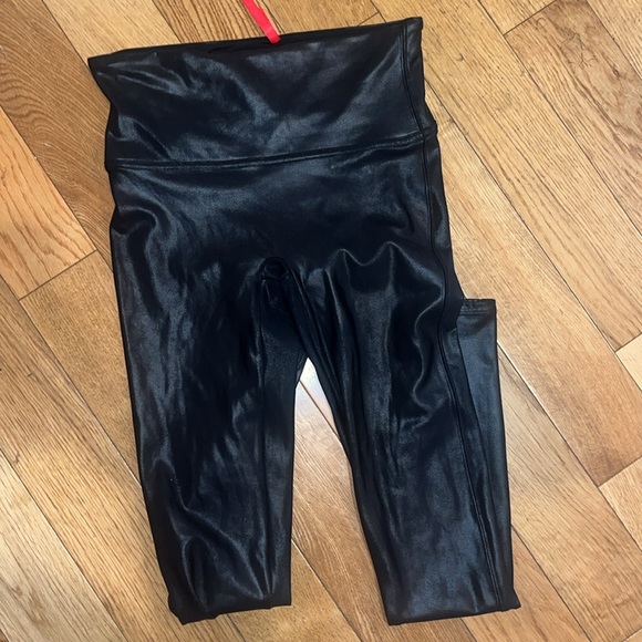 Spanx Black Faux Leather Leggings Size M EUC - Picture 2 of 8